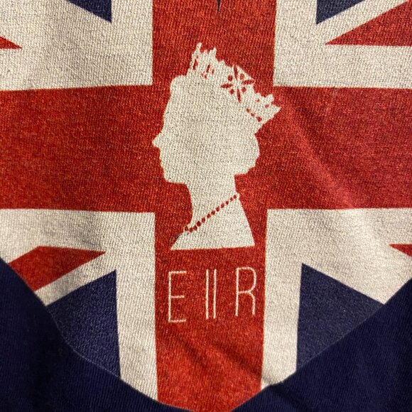 PORT & COMPANY Ring Spun Blue Short Sleeve T Shirt with Queen Elizabeth Size M - Picture 3 of 7